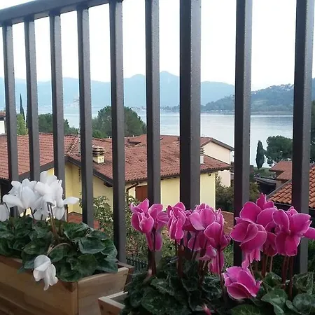 La Terrazza Sul Lago Lägenhet *
